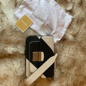 Michael Kors Sloan Editor Signature Shoulder Bag